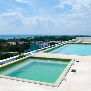 https://2-beds-pool-view-modern-apt-parking-gym-rooftop-405-musa.quintano-roohotels.com